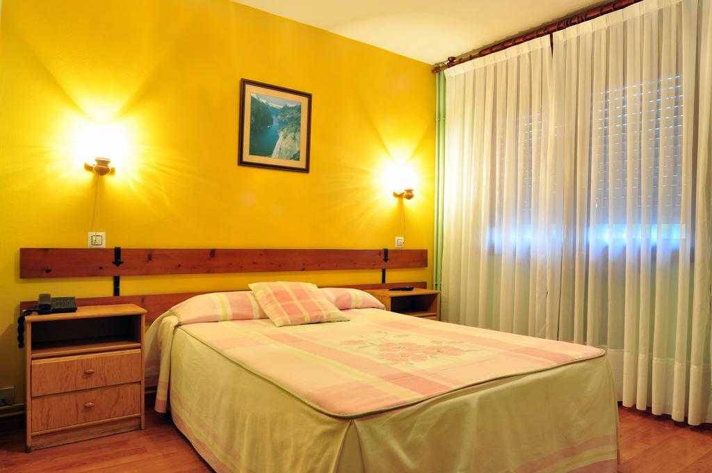 Hostal Europa San Roque del Acebal المظهر الخارجي الصورة