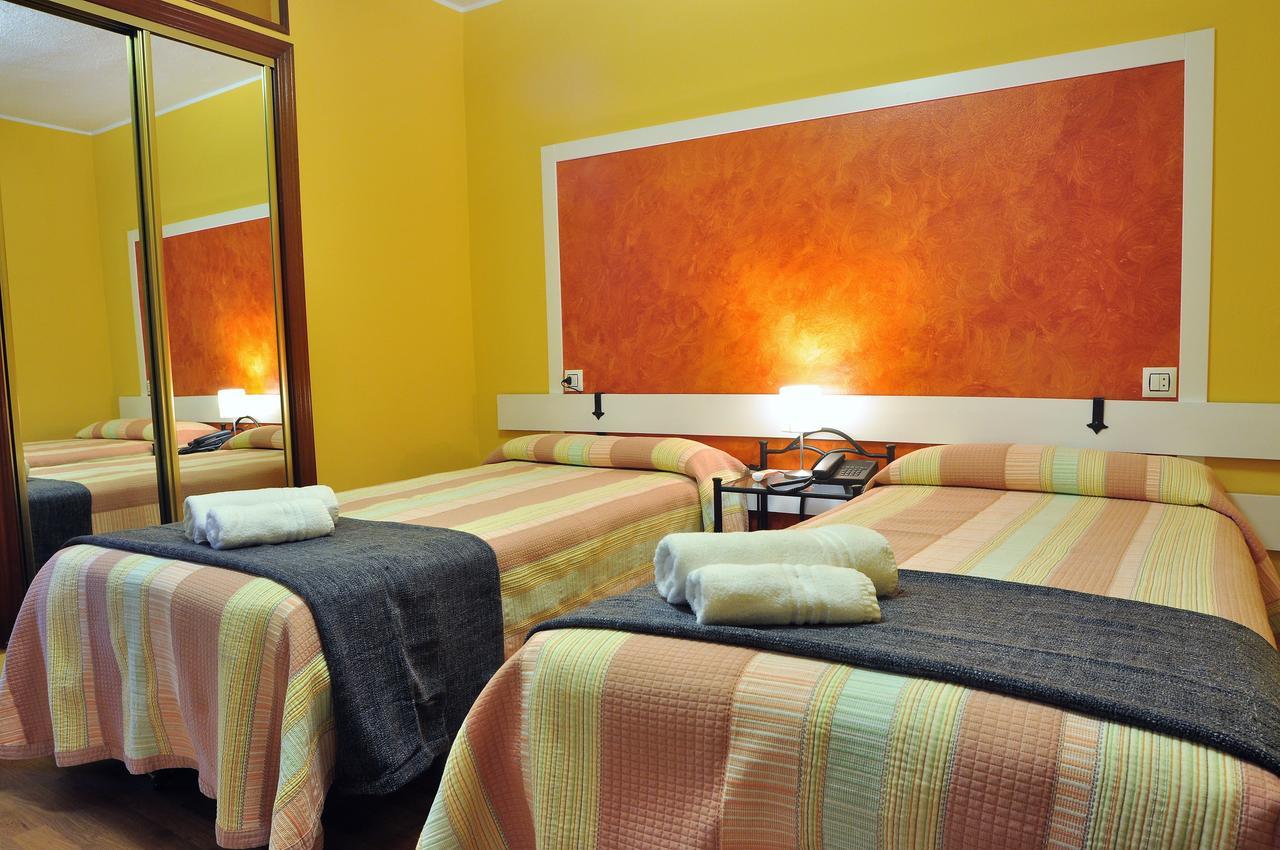 Hostal Europa San Roque del Acebal المظهر الخارجي الصورة